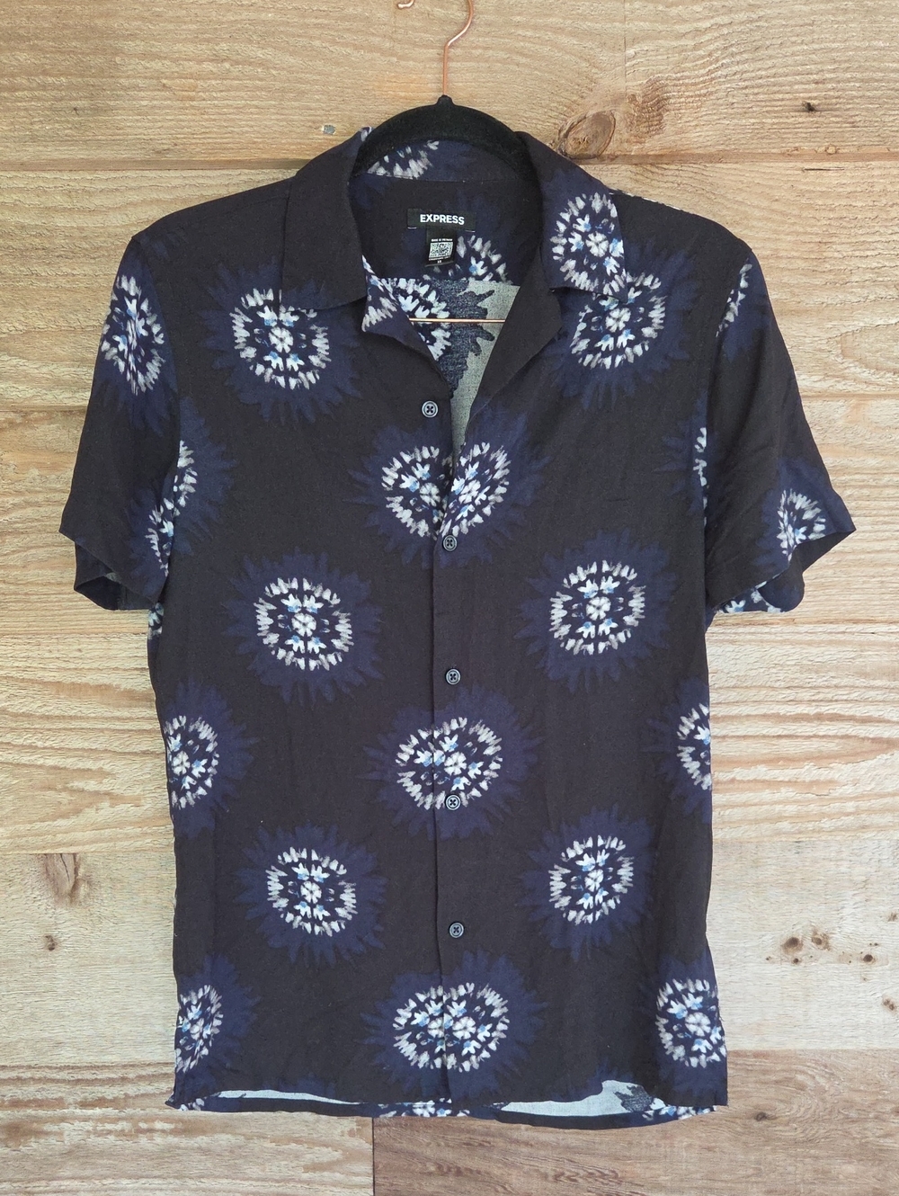 Express XS Black Short-Sleeve Button-Down Shirt with Blue and White Print